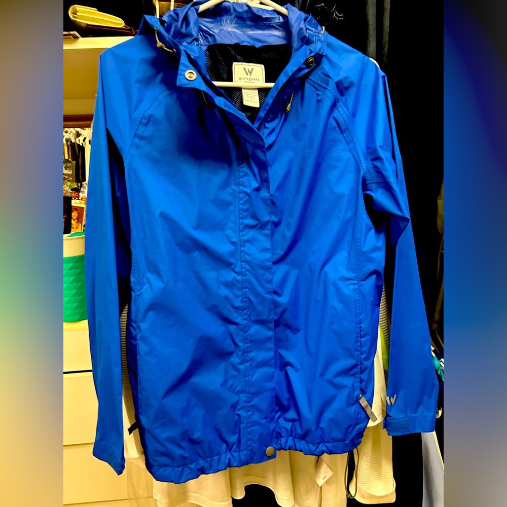 White Sierra women’s win breaker jacket with zipper and hood and lining